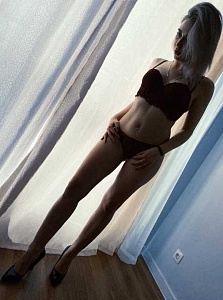 Оля